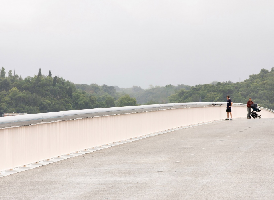 simone veil bridge by oma