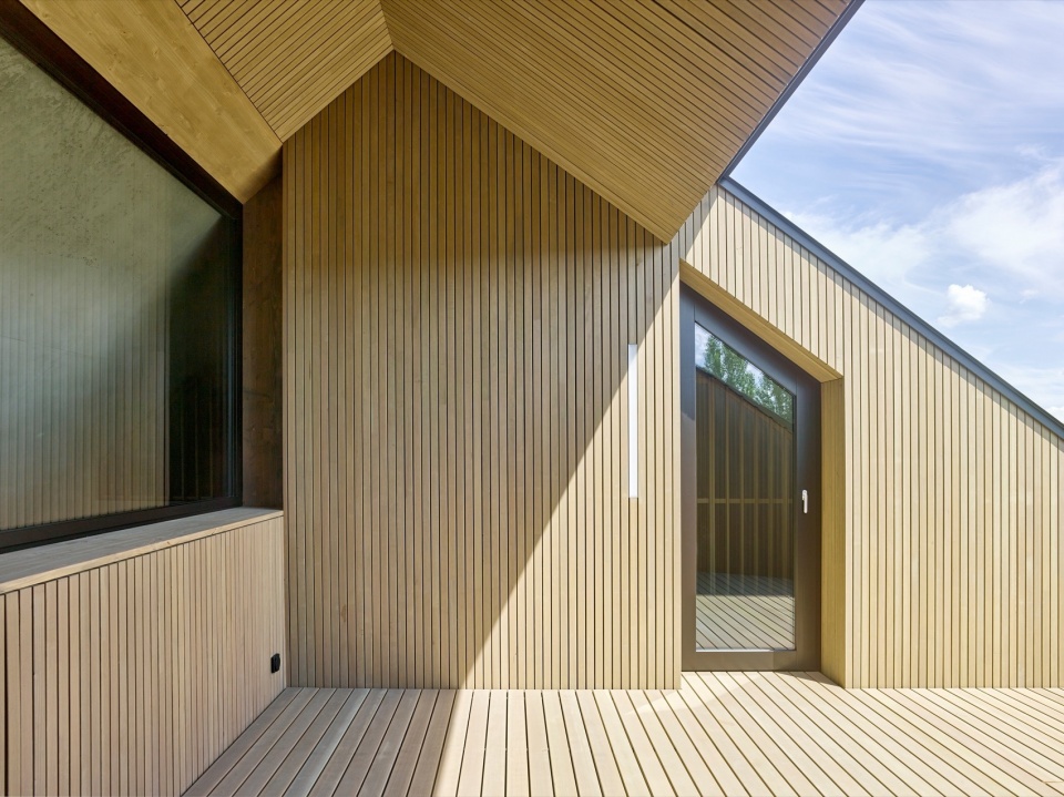 Apartment Building L329 in Zurich Switzerland by Rossetti Wyss Architects