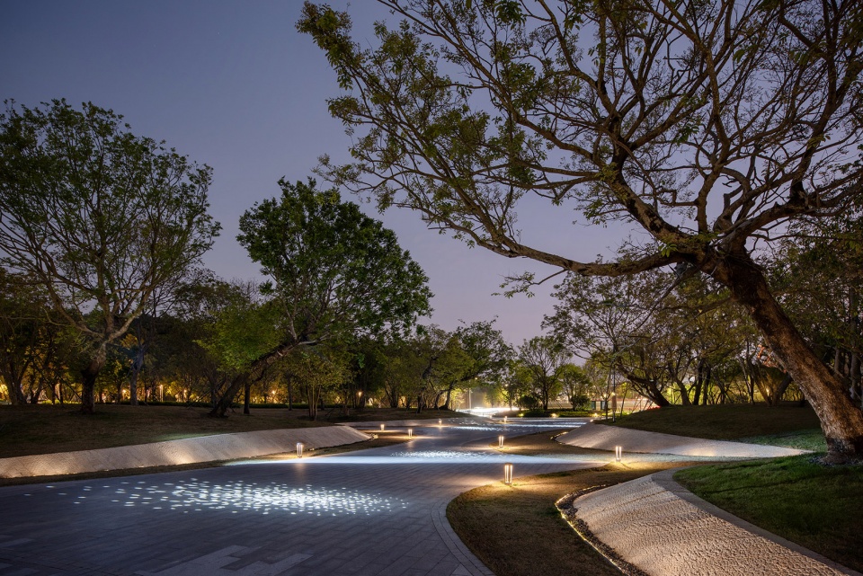 the landscape design of dajinzhong park by scutad