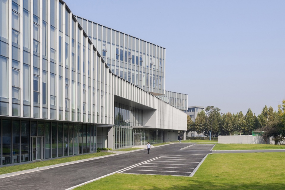 zhejiang zhongda technology office complex by bcbd