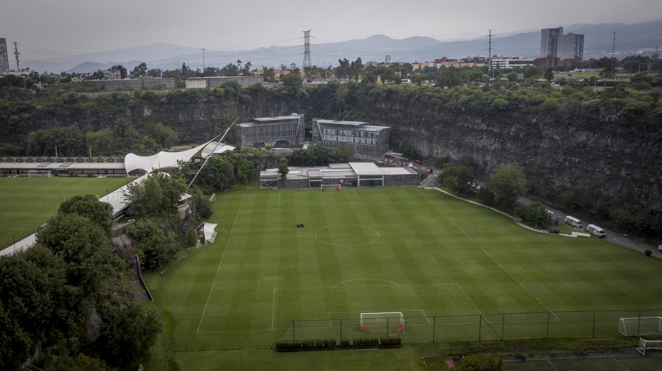 pumas club house by dfarquitectos