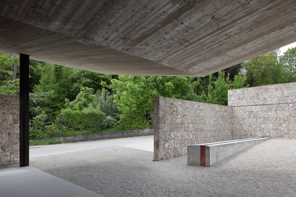 Aufbahrungshalle Kematen an der Krems by Moser und Hager Architekten