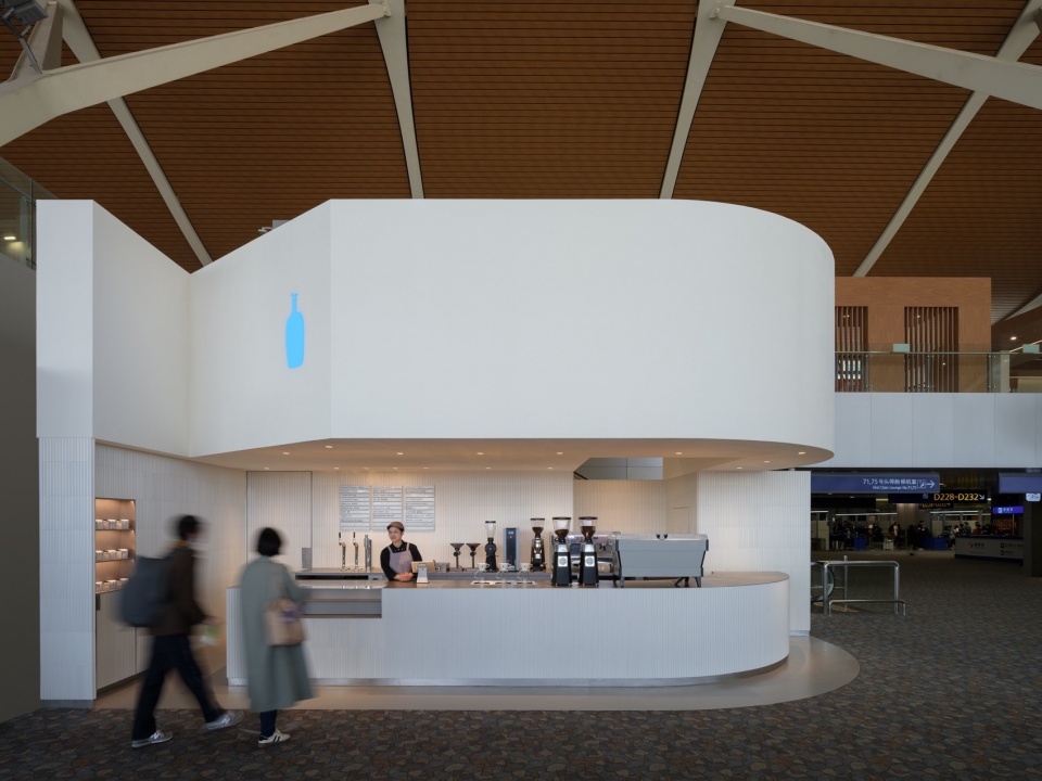 NerHu Project Blue Bottle Coffee Pudong Airport Cafe photo by Zhu Runzi 4