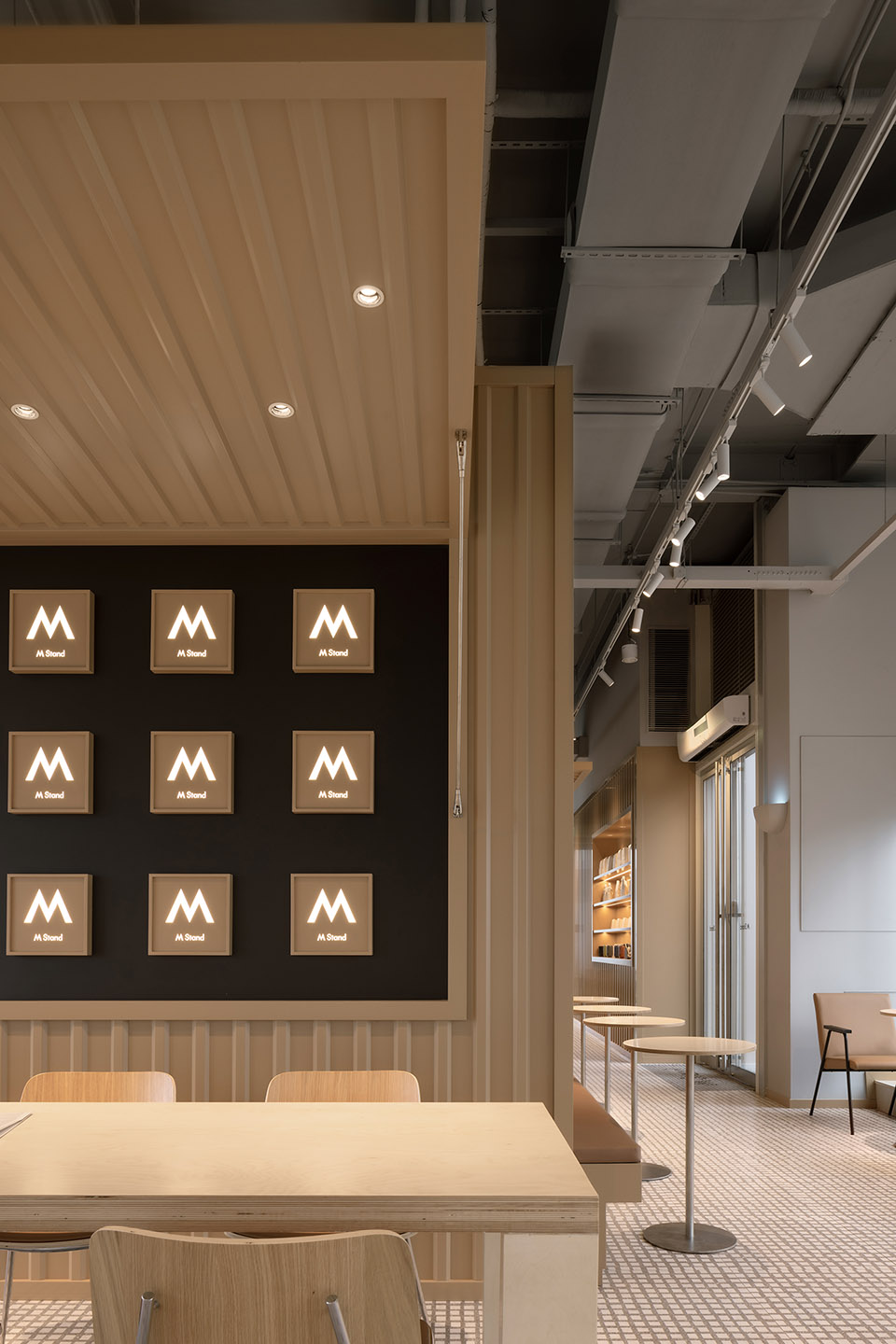 m stand lvgu cafe by 15 studio