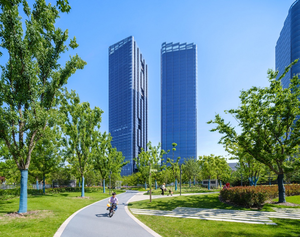 shanghai zhenru china overseas center mixed use project by som