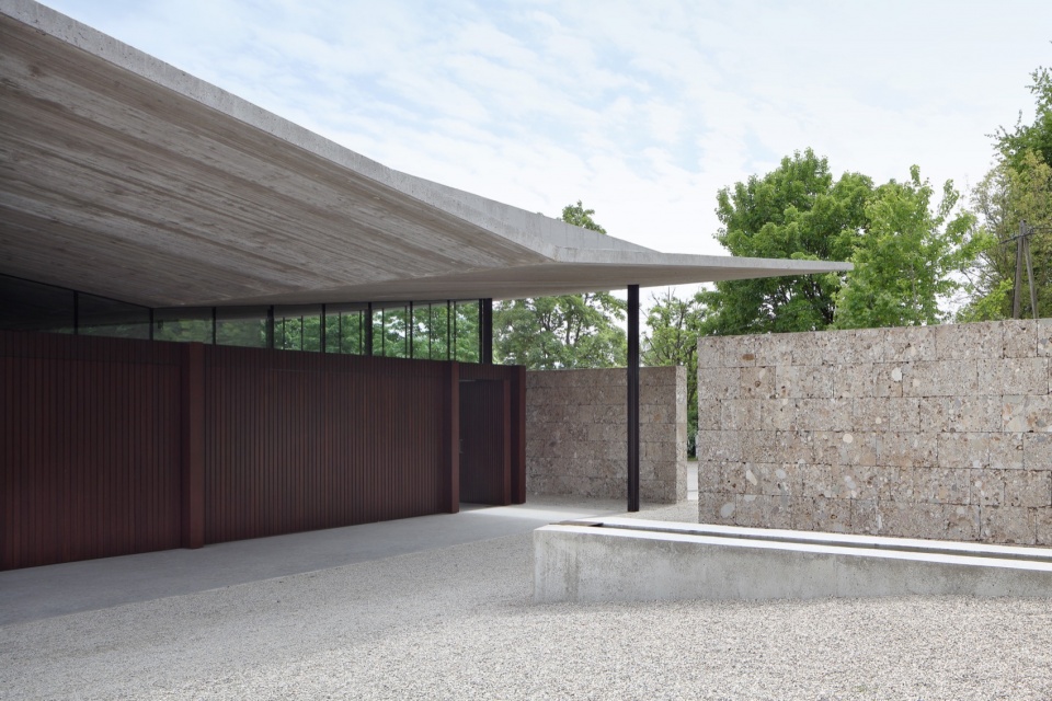 Aufbahrungshalle Kematen an der Krems by Moser und Hager Architekten