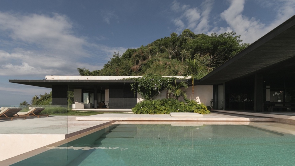 V HOUSE Atelier Alejandro Borrego