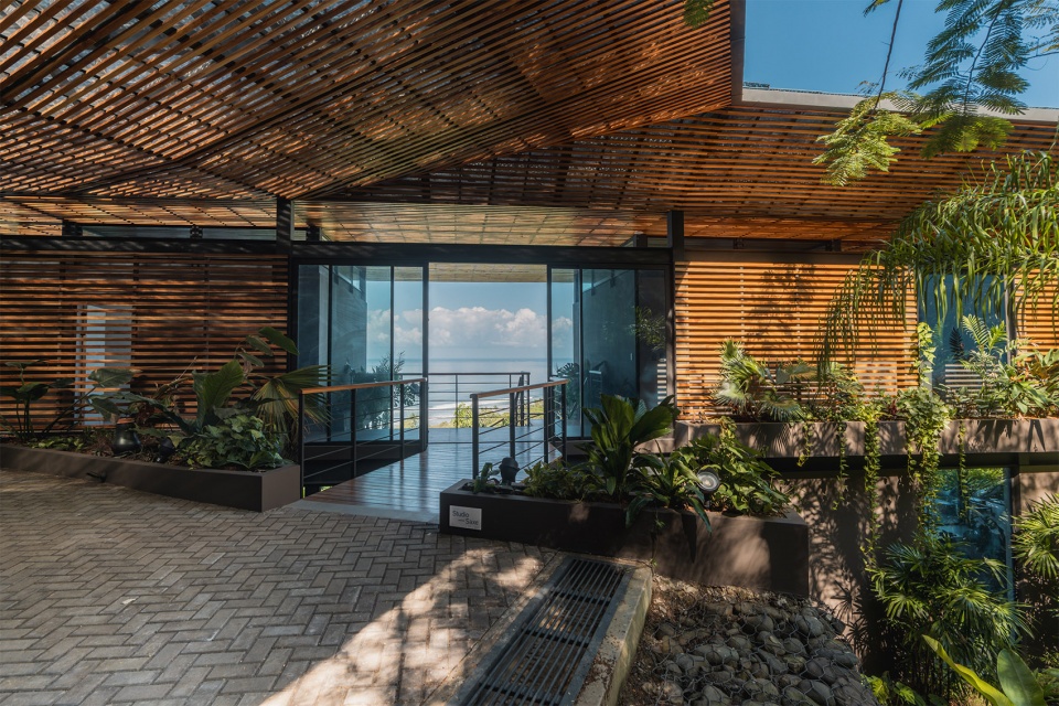 cascada de luz by studio saxe