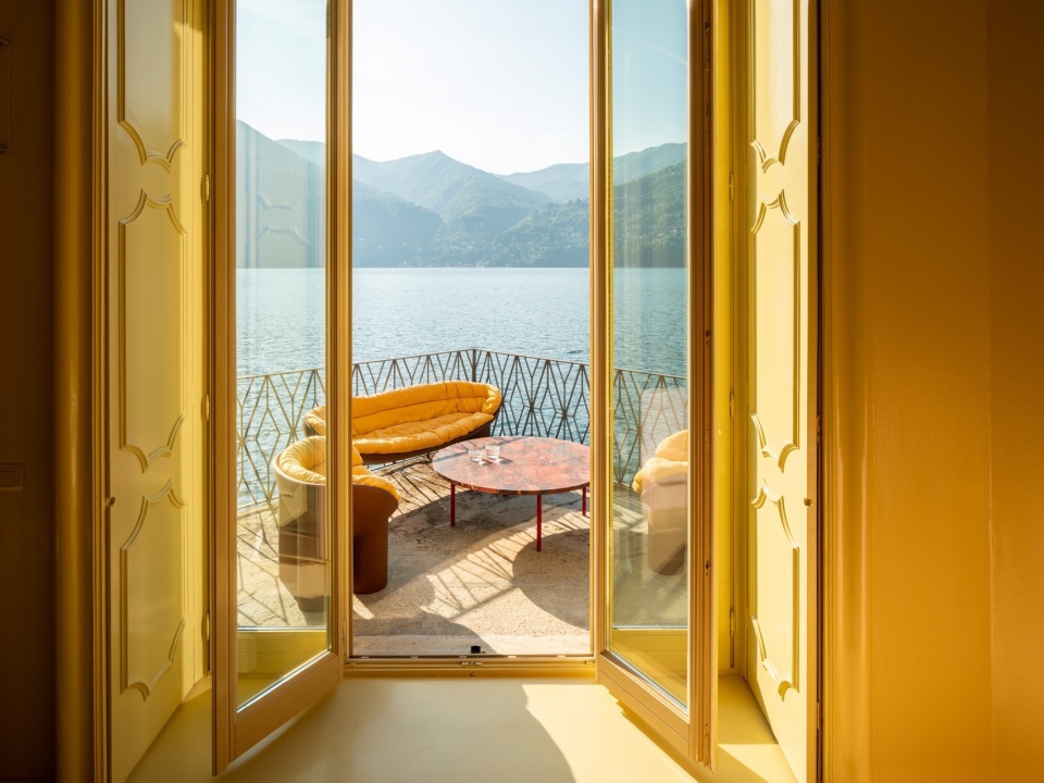 House on Lake Como by J MAYER H