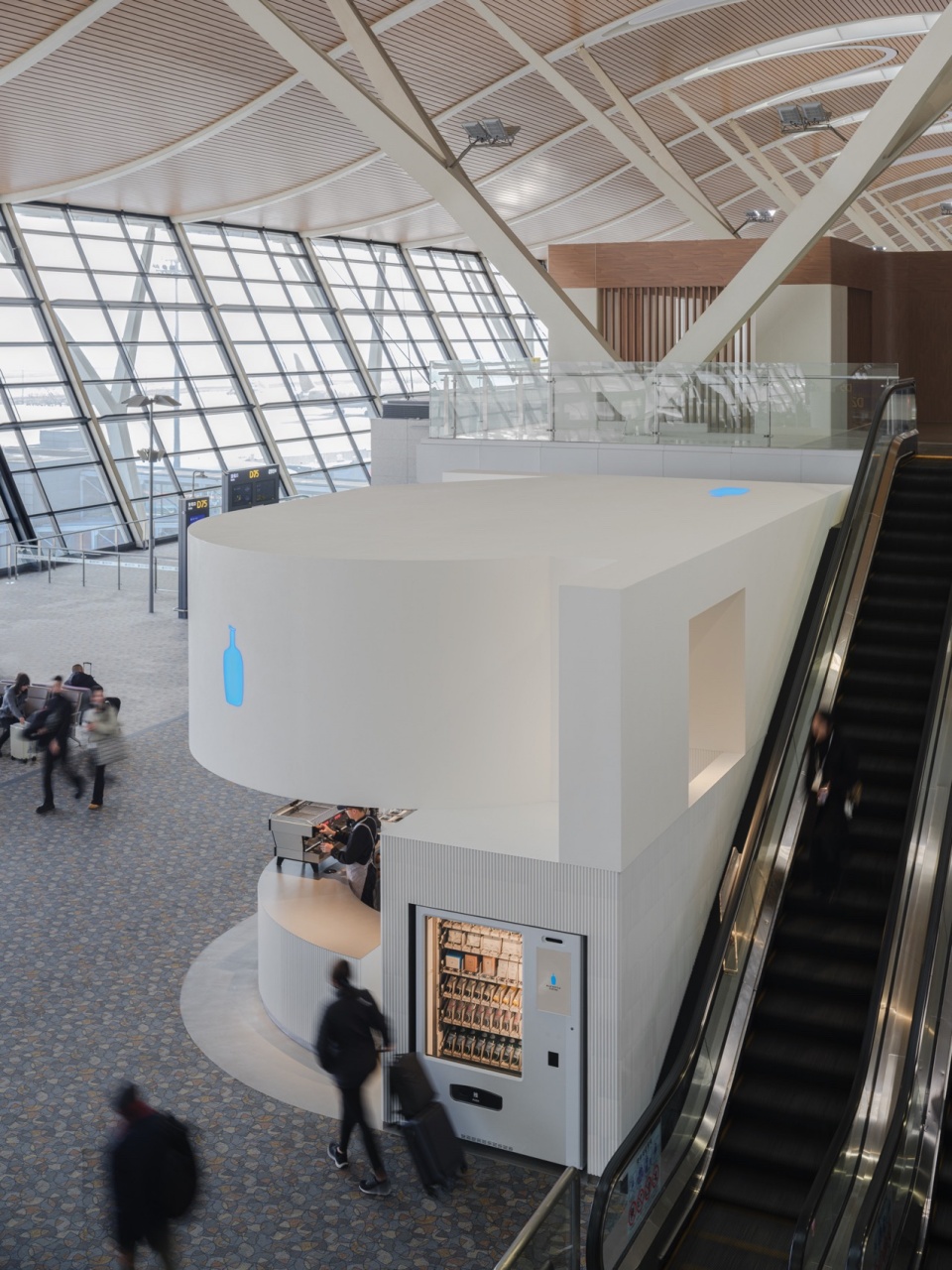 NerHu Project Blue Bottle Coffee Pudong Airport Cafe photo by Zhu Runzi 7
