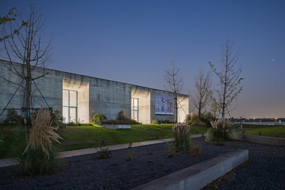 ginkgo gallery by more architecture
