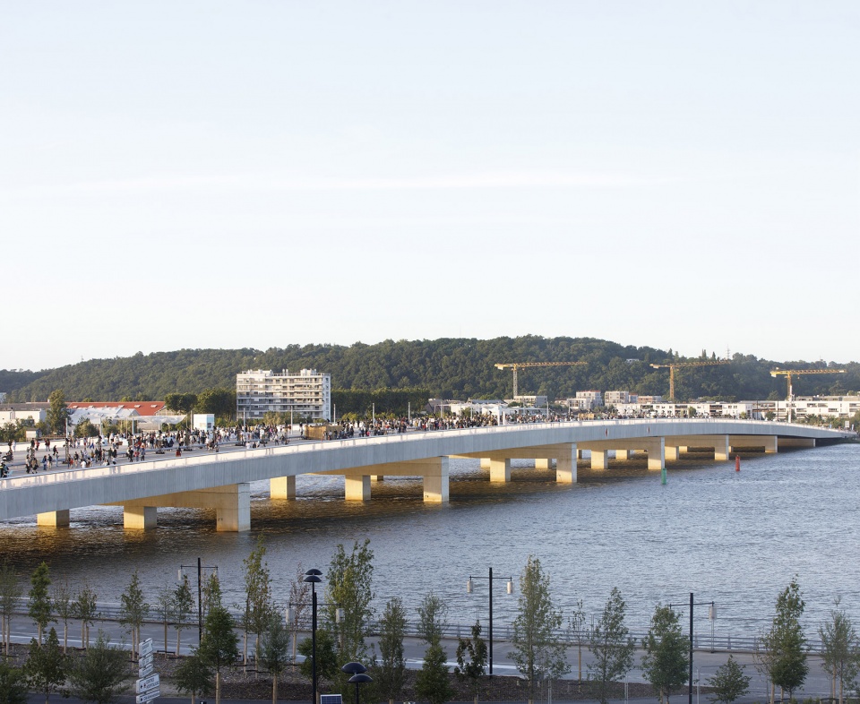 simone veil bridge by oma