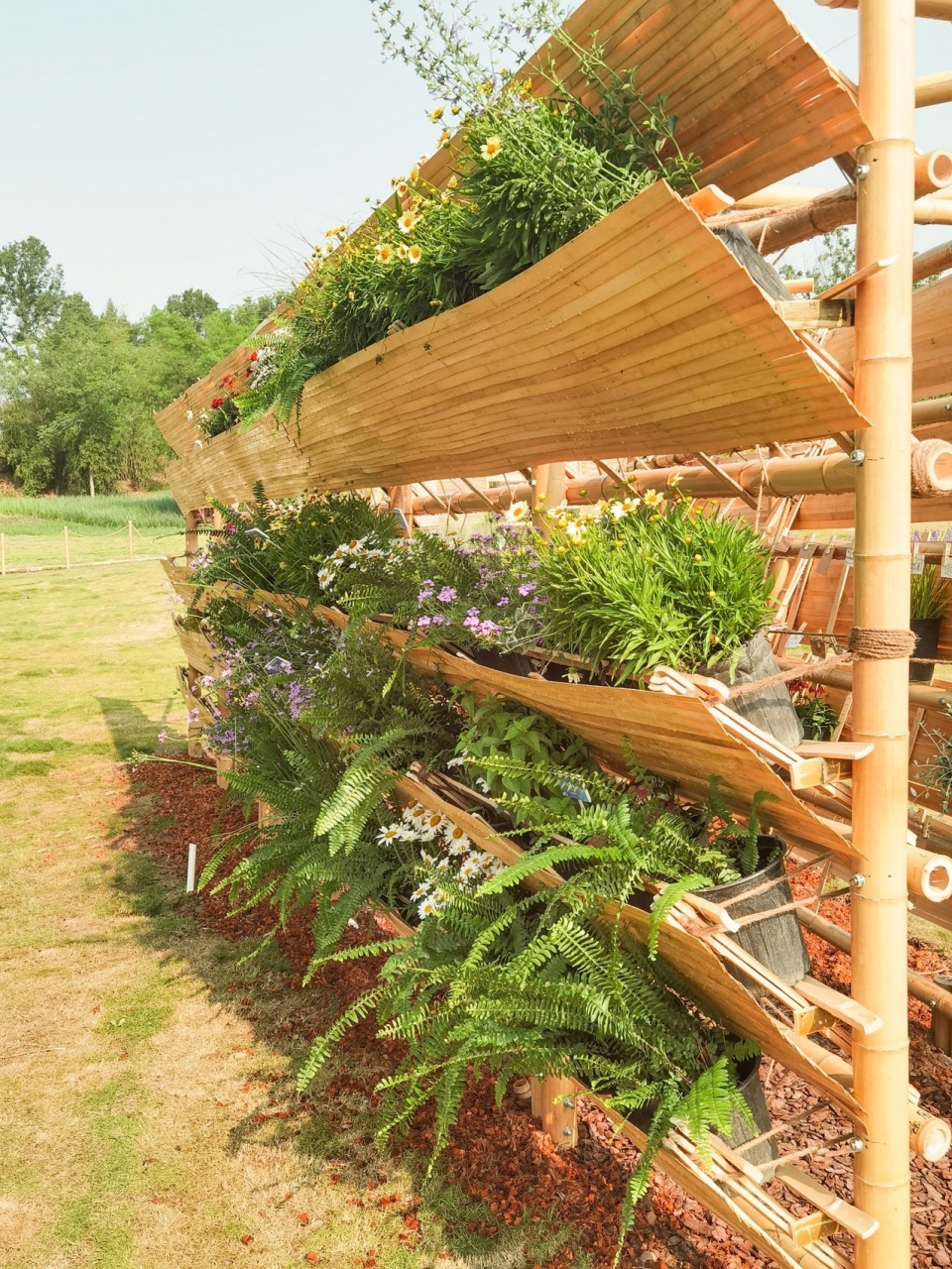 Eastern Fences by Beijing Forestry University Atelier Folie
