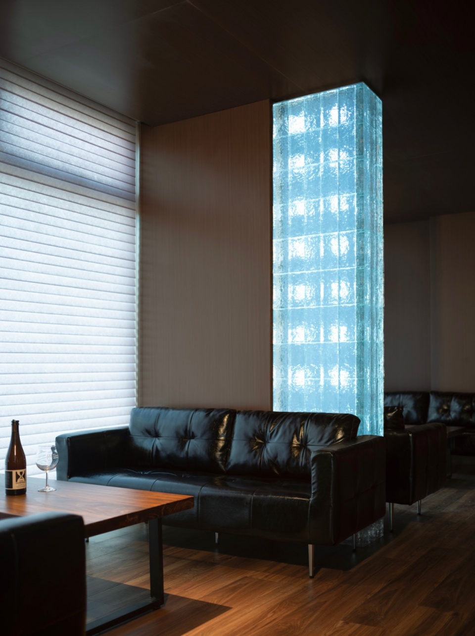 beer glass bar by time corner space design