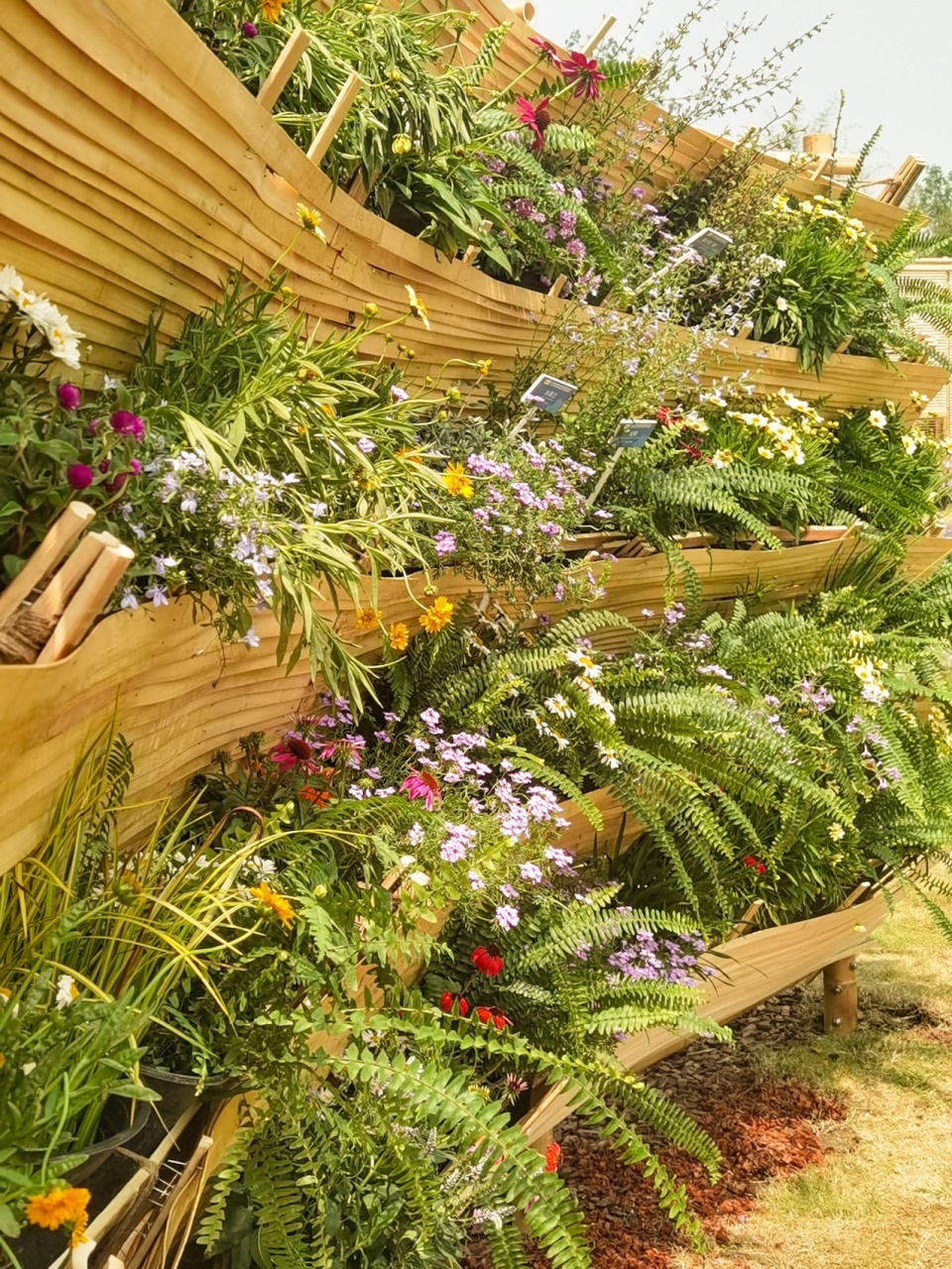 Eastern Fences by Beijing Forestry University Atelier Folie