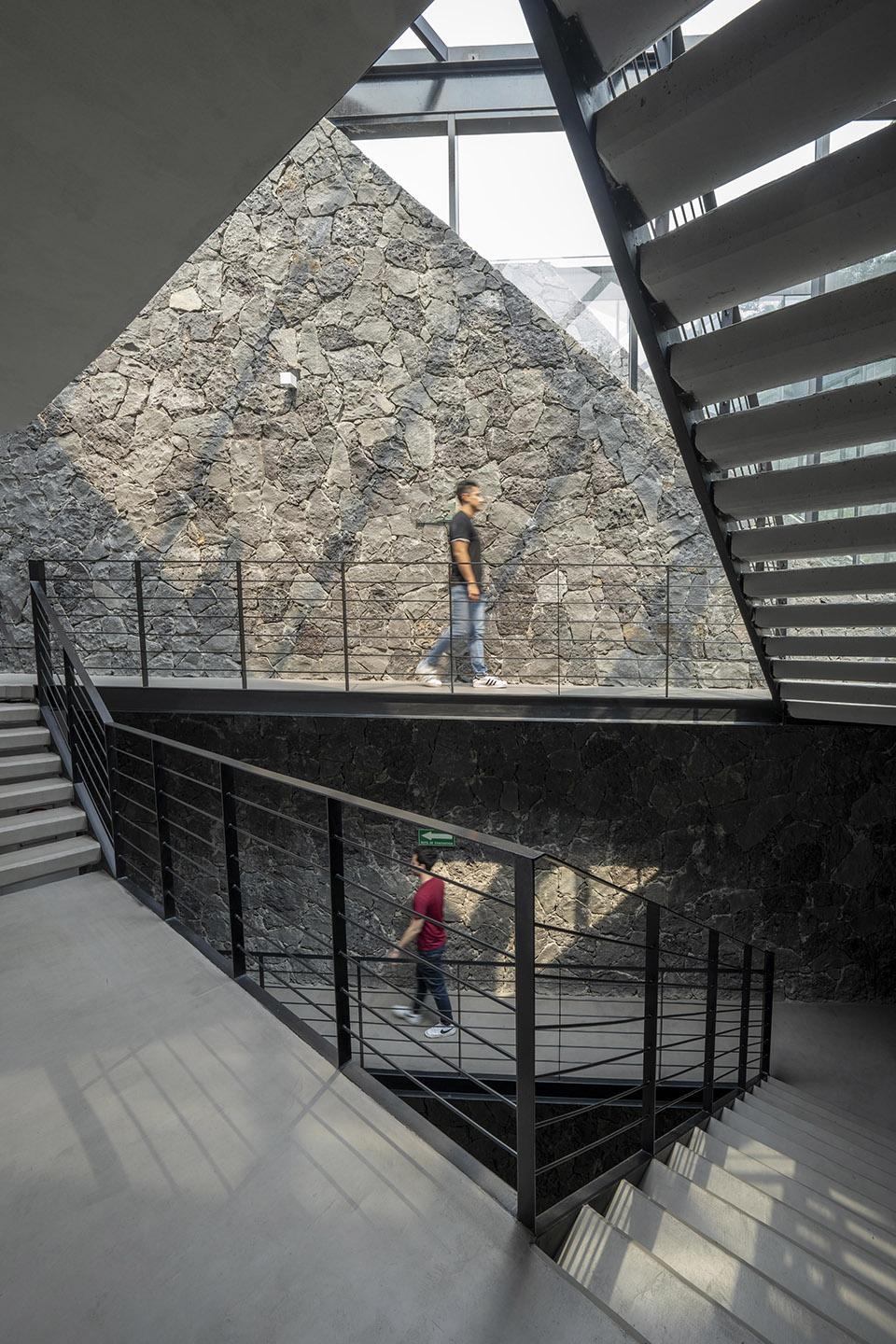 pumas club house by dfarquitectos