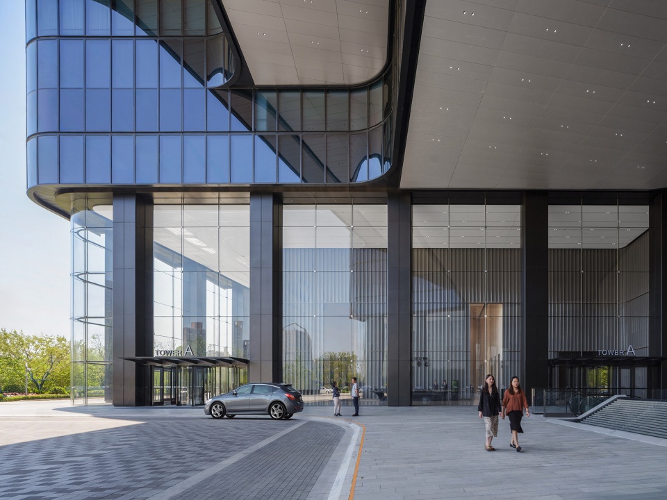shanghai zhenru china overseas center mixed use project by som