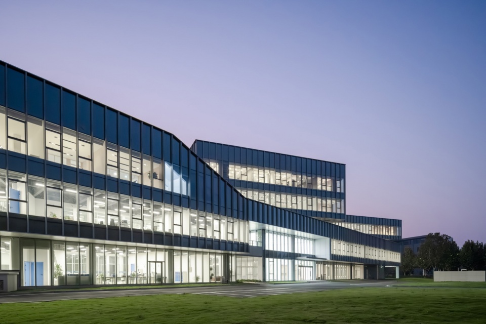 zhejiang zhongda technology office complex by bcbd