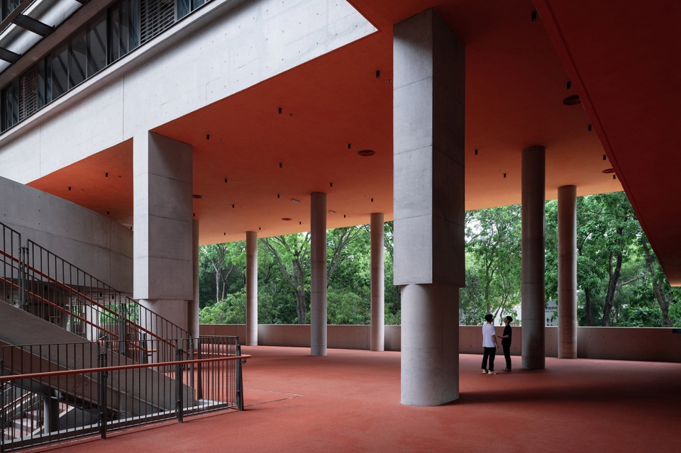 lai yuen foreign language primaray school by vector architect