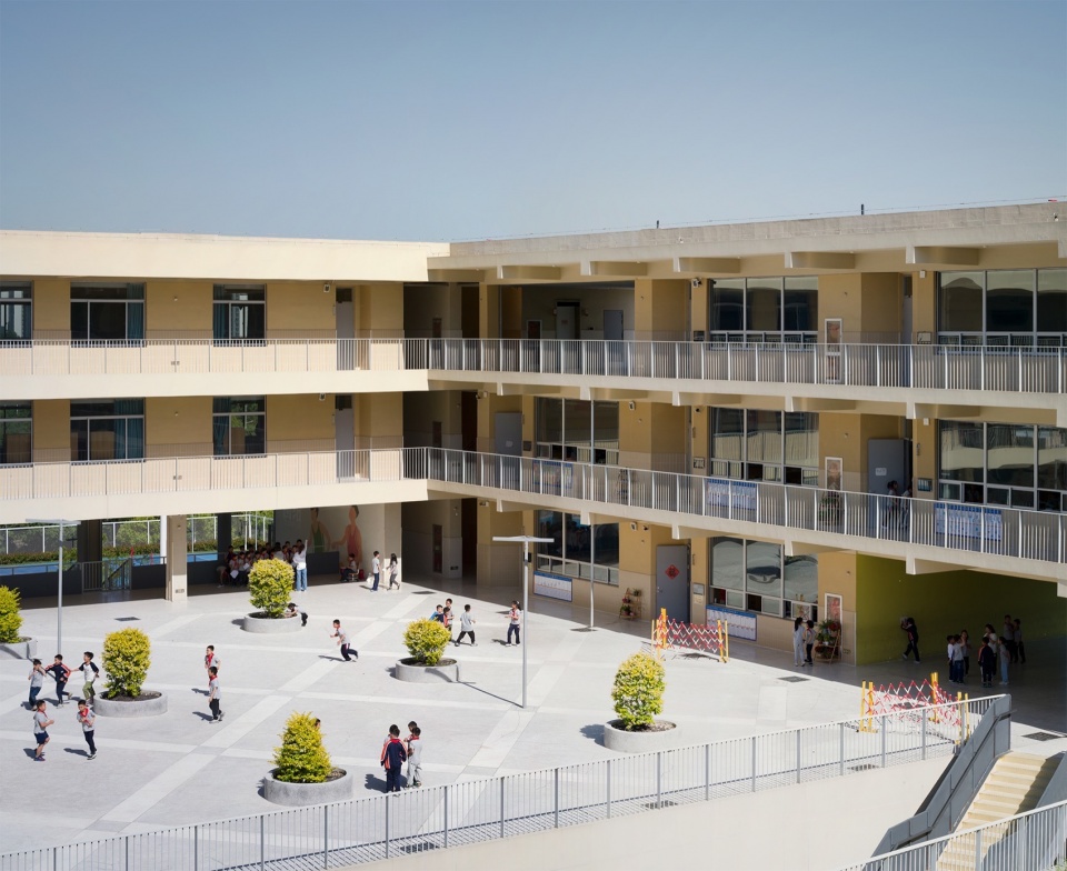 Xianlin Hubei Middle School China by Yanfei Architects
