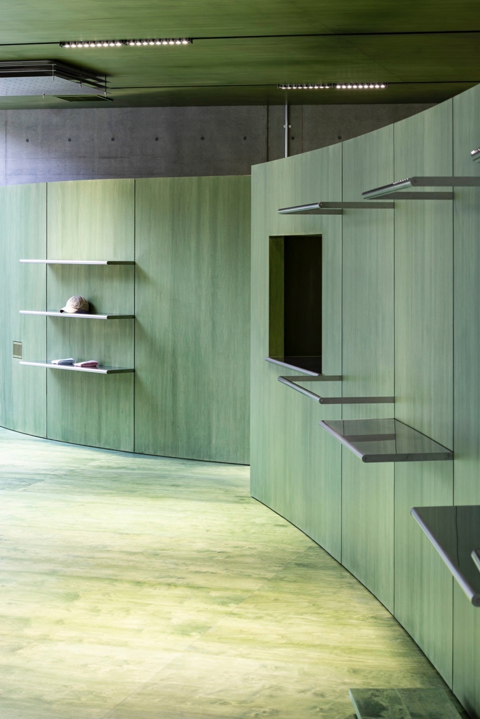 mardi mercredi daikanyama by creative studio unravel