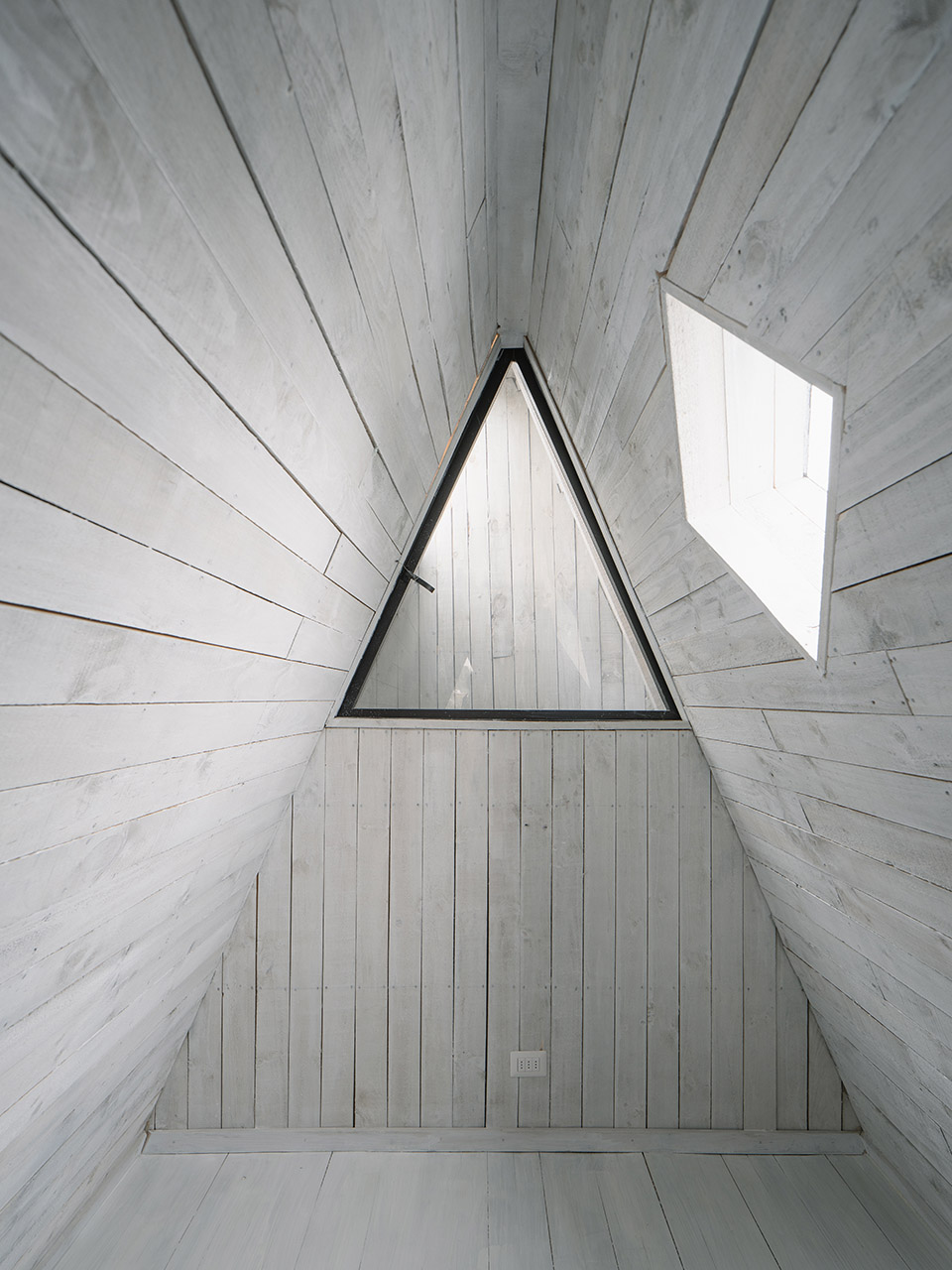 casa aladino by ivan bravo architects