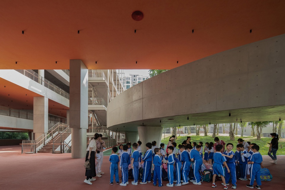 lai yuen foreign language primaray school by vector architect
