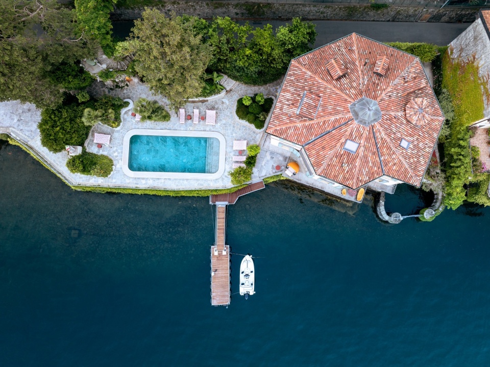 House on Lake Como by J MAYER H