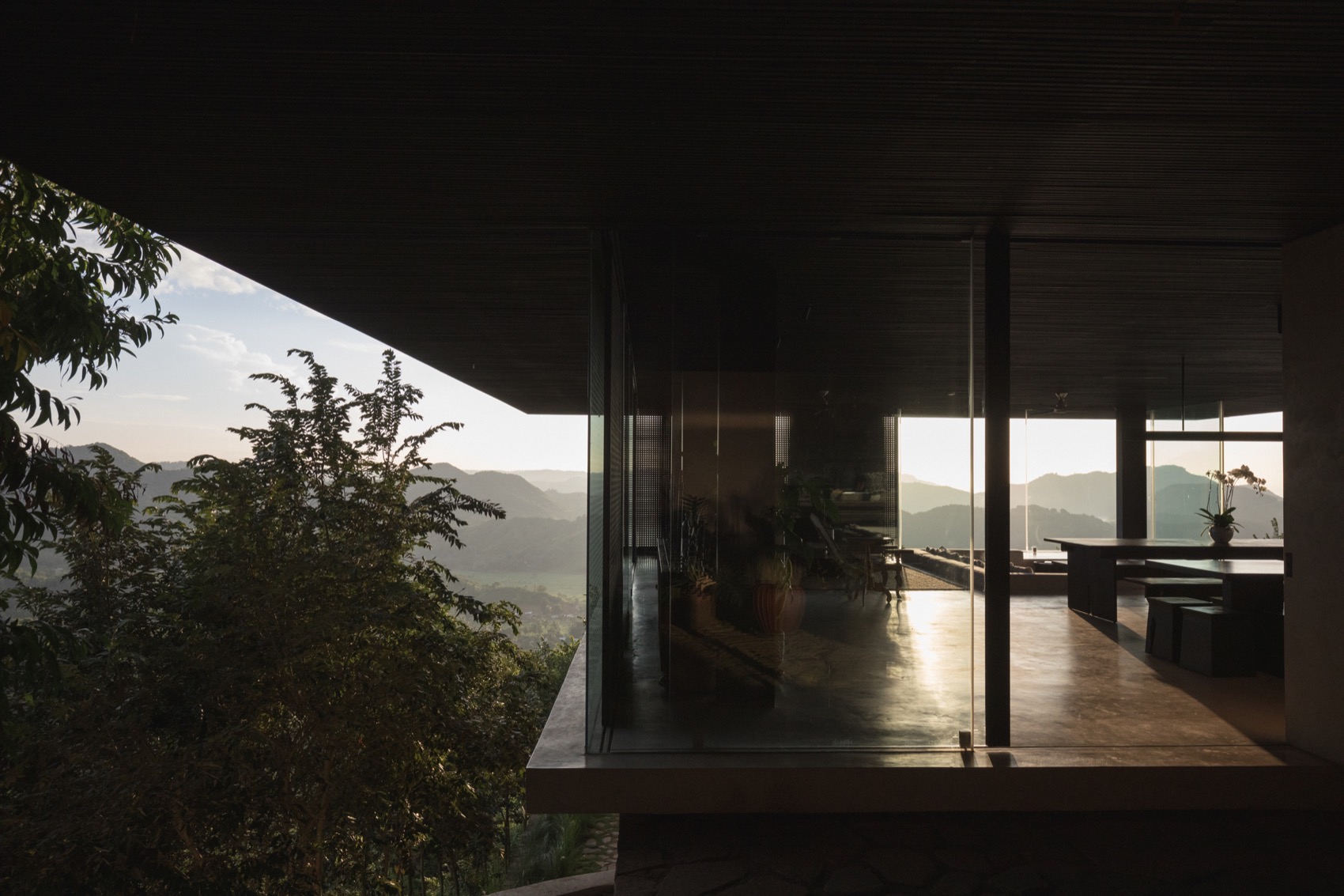 Villa V by Atelier Alejandro Borrego - 谷德设计网