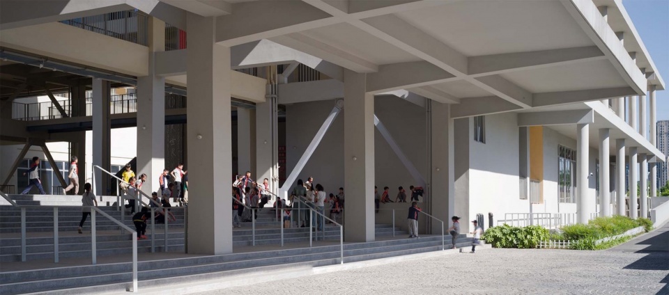 Xianlin Hubei Middle School China by Yanfei Architects