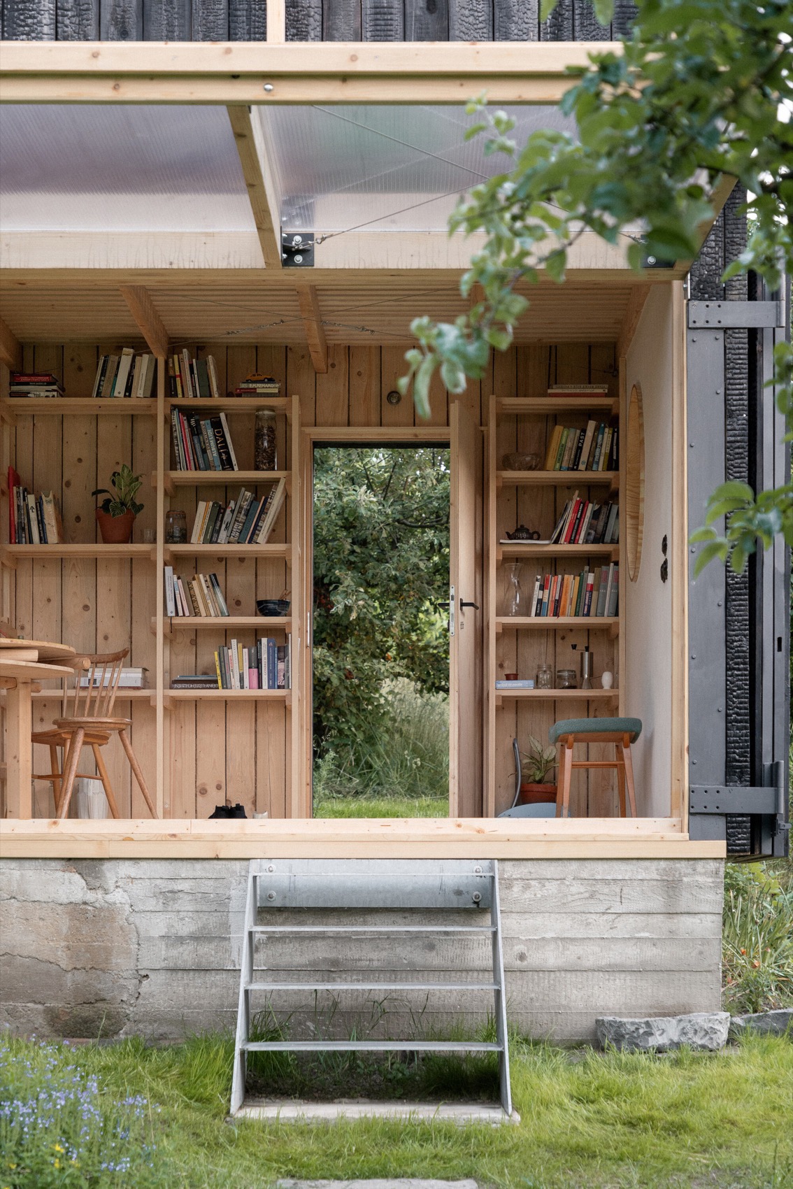 Garden Pavilion by BYRÓ architekti - 谷德设计网