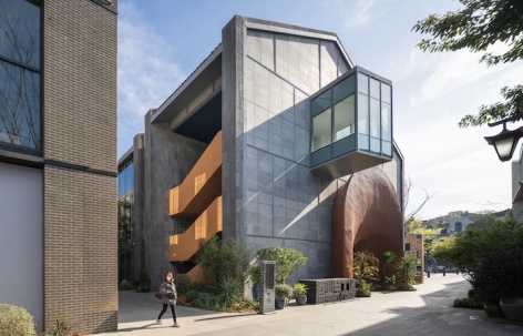 邛酒博物馆，四川 / 相对建筑
