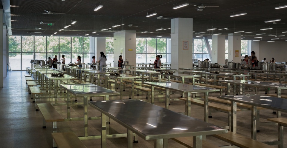 Xianlin Hubei Middle School China by Yanfei Architects