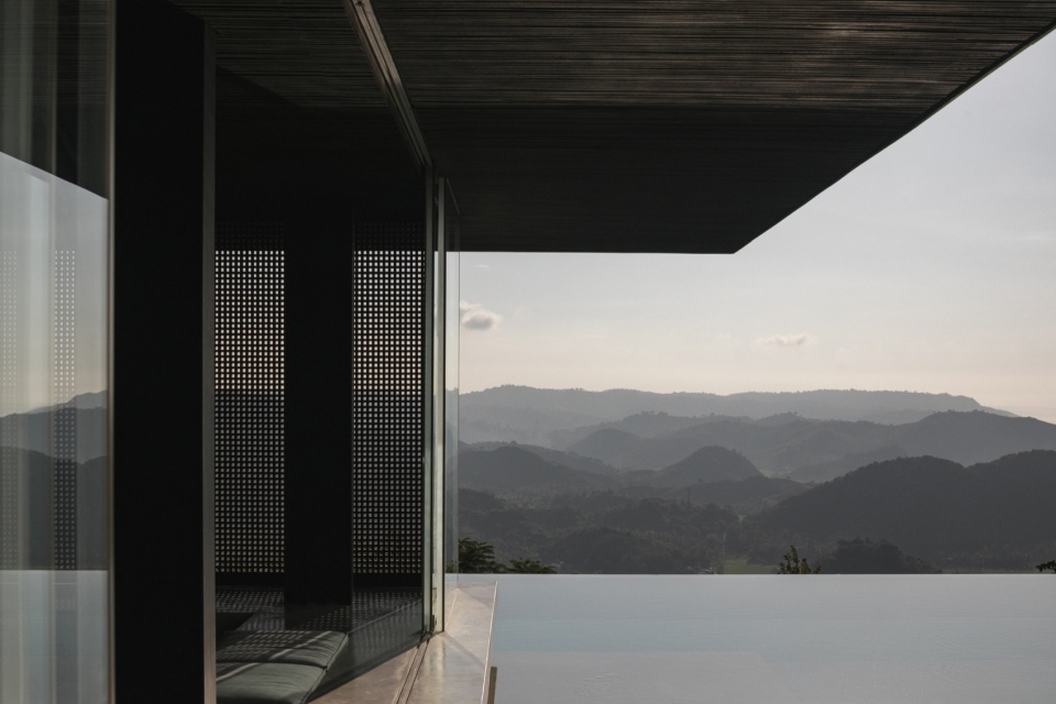 V HOUSE Atelier Alejandro Borrego