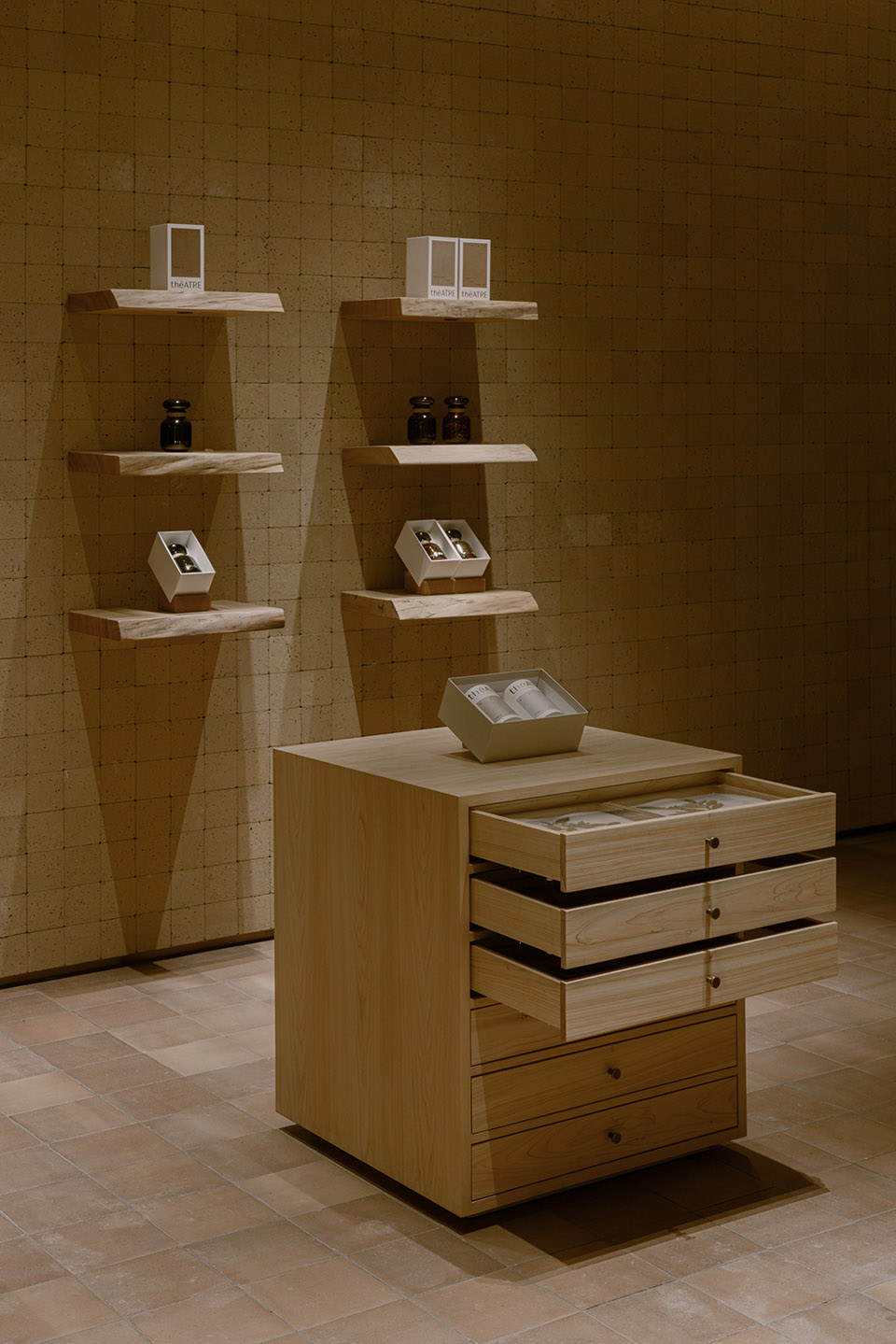 theatre shanjuchajing concept store by kooo architects
