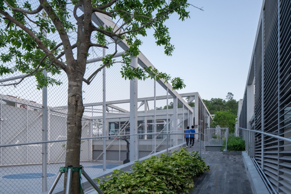New Sports and Arts Centre of Hongling High School by O office Architects