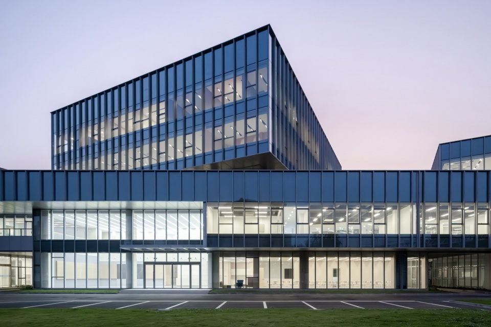 zhejiang zhongda technology office complex by bcbd