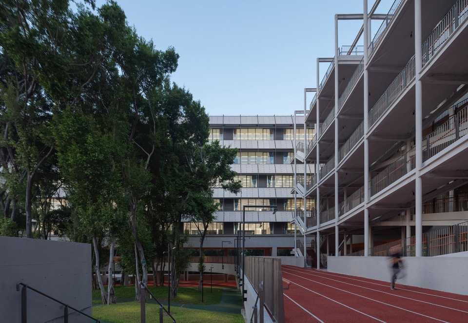 lai yuen foreign language primaray school by vector architect