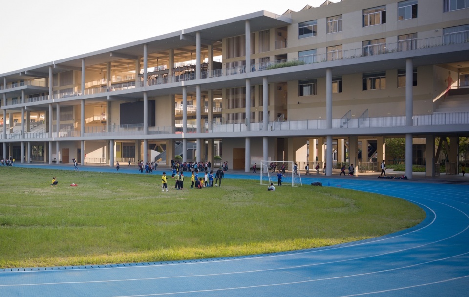 Xianlin Hubei Middle School China by Yanfei Architects