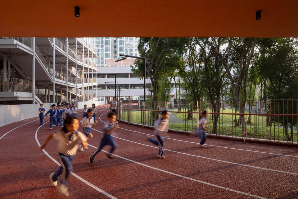 lai yuen foreign language primaray school by vector architect