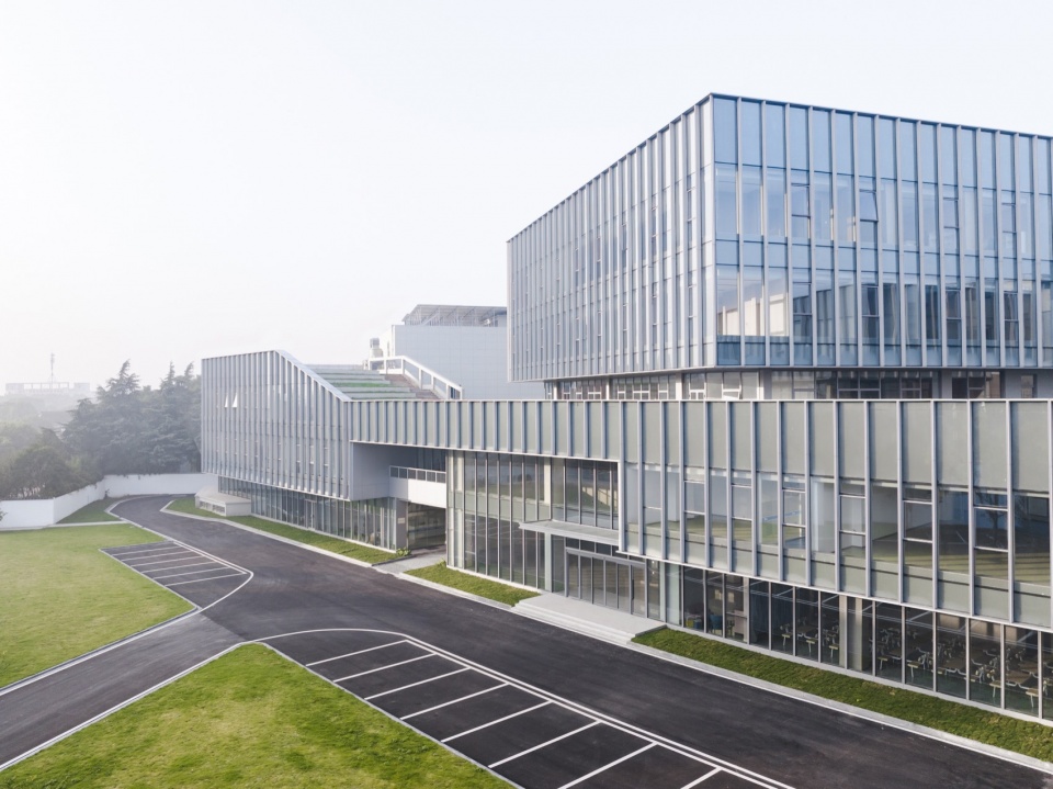 zhejiang zhongda technology office complex by bcbd