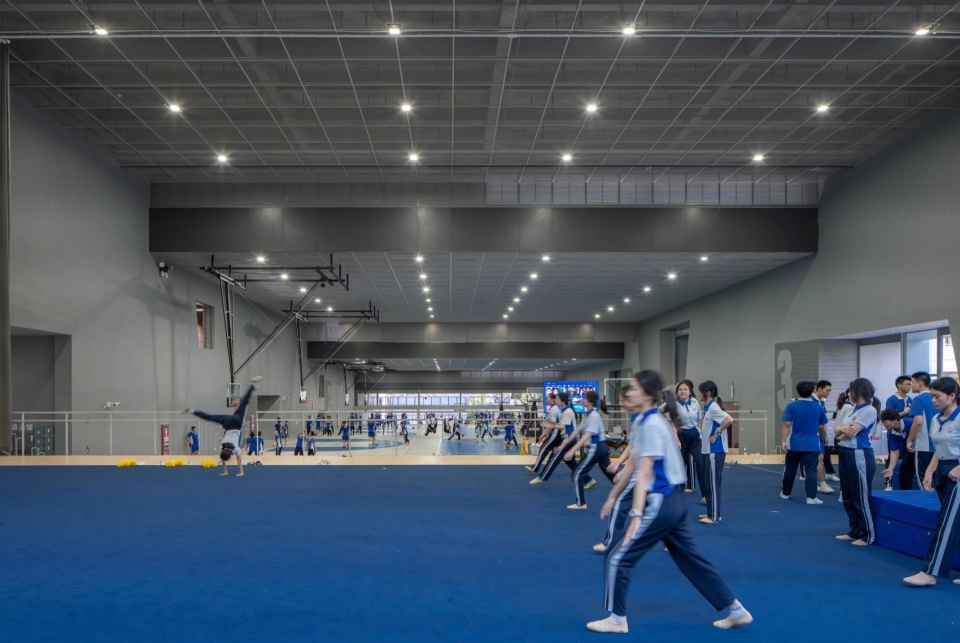 New Sports and Arts Centre of Hongling High School by O office Architects