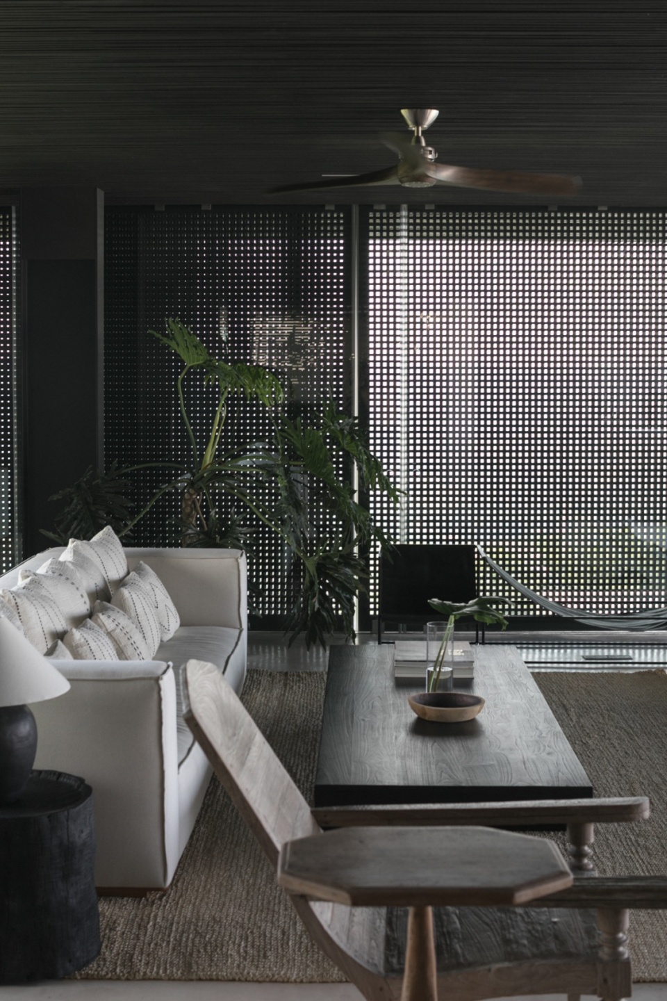 V HOUSE Atelier Alejandro Borrego