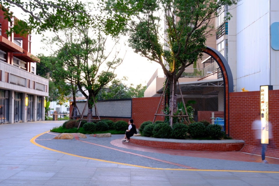 Zhengshun Plaza Landscape Design
