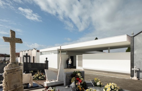 Oliveirinha墓地建筑，葡萄牙 / Sónia Cruz Arquitectura