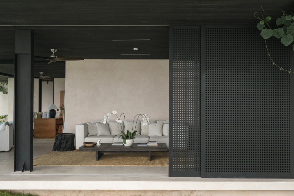 V HOUSE Atelier Alejandro Borrego