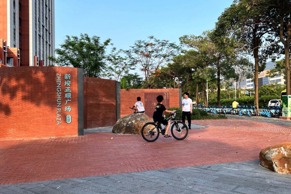 Zhengshun Plaza Landscape Design