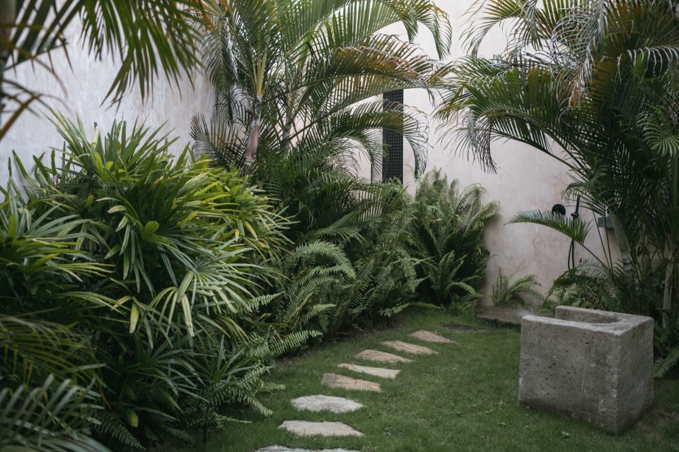V HOUSE Atelier Alejandro Borrego