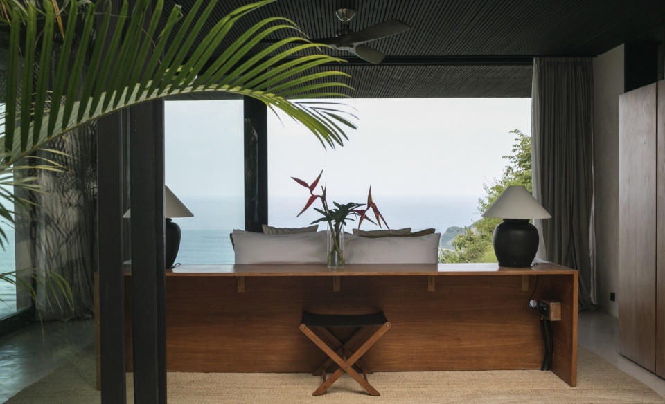 V HOUSE Atelier Alejandro Borrego