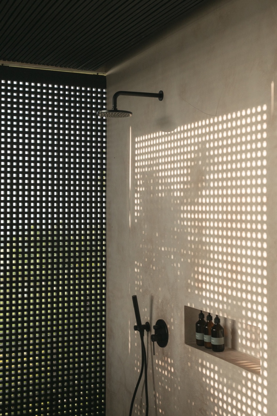 V HOUSE Atelier Alejandro Borrego